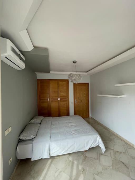 Big Luxury Apartment Near Airport Nouaceur Kültér fotó